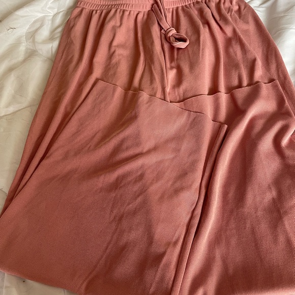 Women’s Wide Leg Pants. New without Tags. - Picture 2 of 3